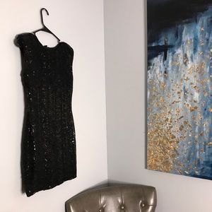 BLACK SEQUINS BODY CON DRESS